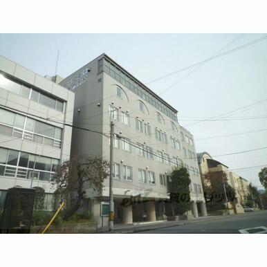 京都保健衛生専門学校 距離:180m