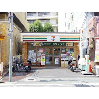 セブンイレブン近鉄郡山駅前店 距離:581m