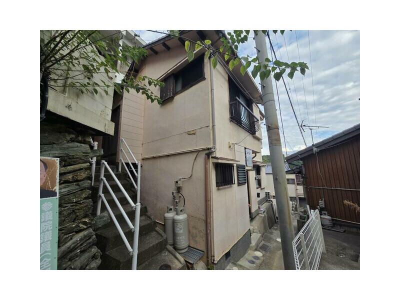 2F 4DK in Zogasaki, Wakayama-shi, Wakayama

800,000 yen