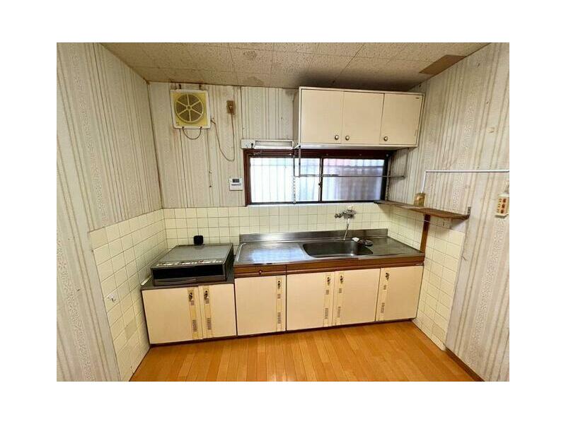 Kochi City, Asakura Nishimachi 2-chome, 2-story building, 4DK