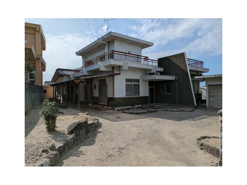 Shikokuchuo City, Samukawa Town (Iyo-Samukawa Station) 2-story building 8DK