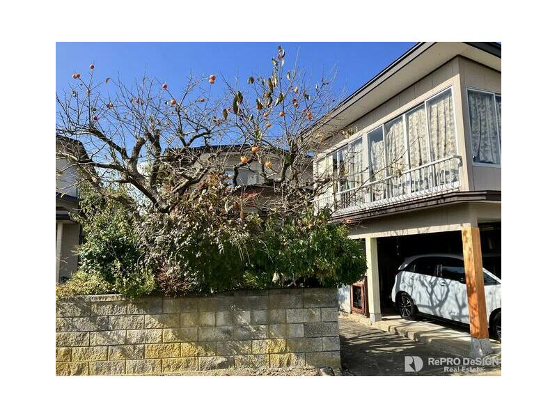 650 meters on foot from JR Ou Main Line "Yuzawa" Station