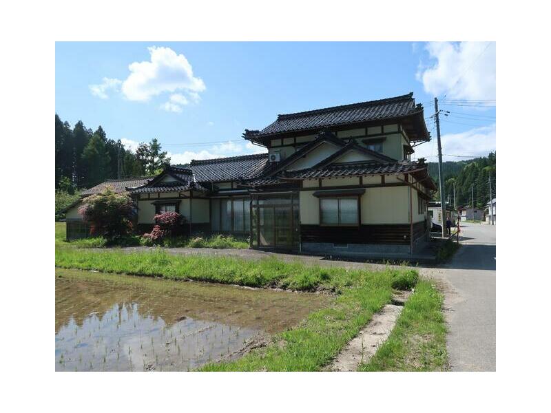 Mukashiwasawa, Kamiaoizawa, Sakata City (Minami-Toriumi Station) 2-story 7DK