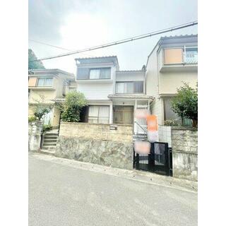 In Yamashina Ward, Kyoto City, at Shinomiya Gyosha Valley (Shinomiya Station), 2-story building, 3LDK, 5 million yen.