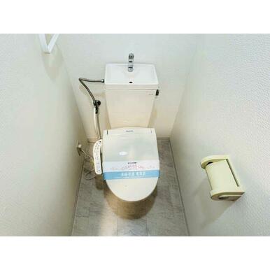 シャワー付トイレです