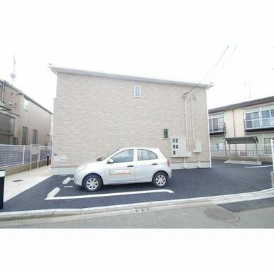 ★通行人の目が気にならない向きに造られています★