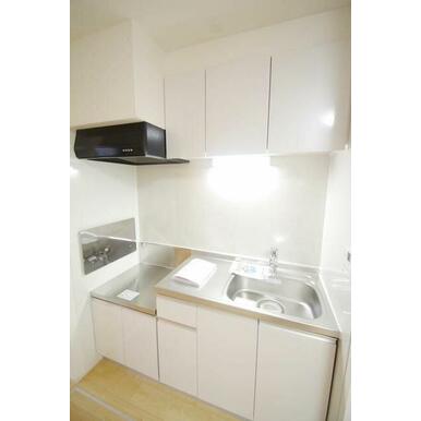 ★シンクも大きく、収納も多い便利なシキッチン★