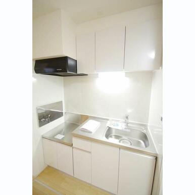 ★シンクも大きく、収納も多い便利なシキッチン★