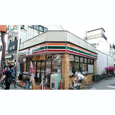 セブンイレブン 高円寺純情商店街店 距離:630m