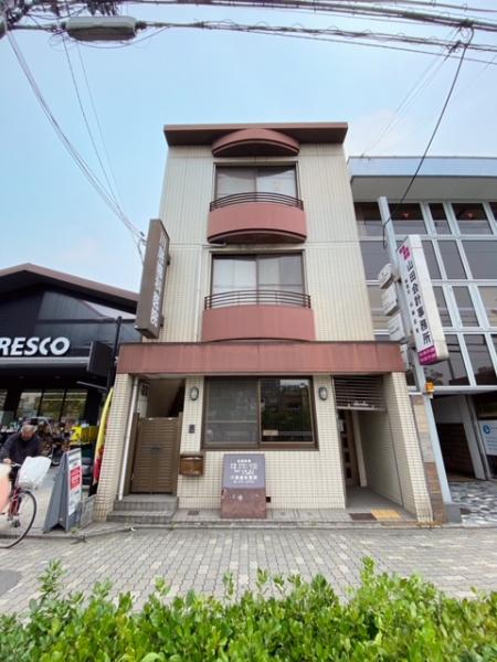 アットホーム 京都市左京区 川端通二条下る孫橋町 三条駅 4階建 ５ｓｌｄｋ 京都市左京区の中古一戸建て 提供元 京阪電鉄不動産 株 京都営業所 一軒家 家の購入