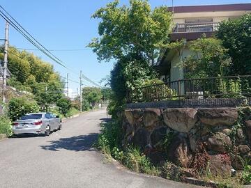 売土地 生駒郡三郷町信貴山東300万78坪古家付き