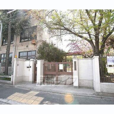 京極小学校 距離:800m