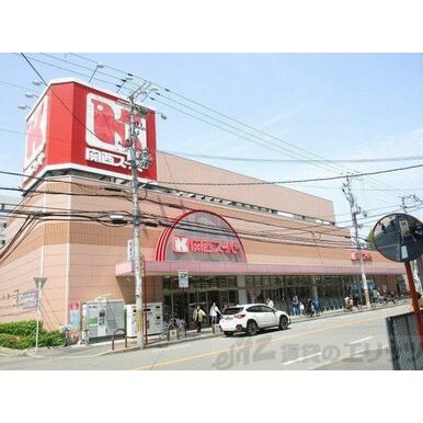 関西スーパー江坂店 距離：290m