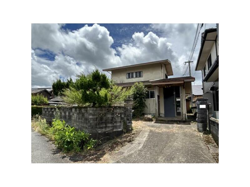 Takeo City, Yamauchi Town Oaza Mikensaka (Mikensaka Station) Two-story building 6DK