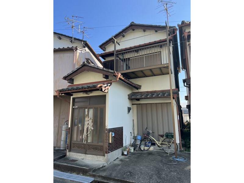 Kochi City, Kamobe Takamachi (Akebonocho Higashimachi Station) 2-story building 3K
