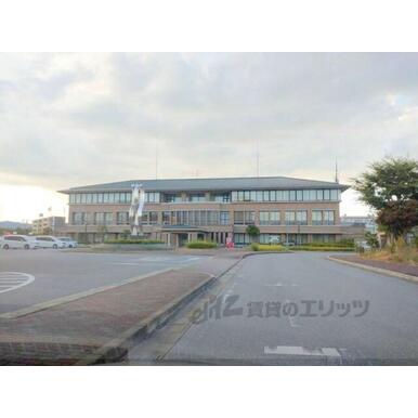 愛荘町役場愛知川庁舎 距離：500m