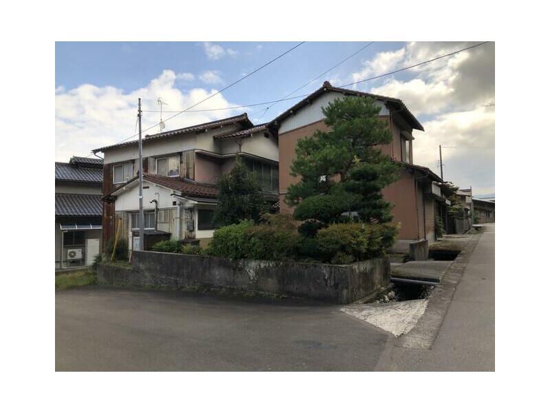 Yamanaka Onsen Haseda-cho, Kaga-shi, Kaga (Kaga Onsen Sta.) 2F 6DK

2F