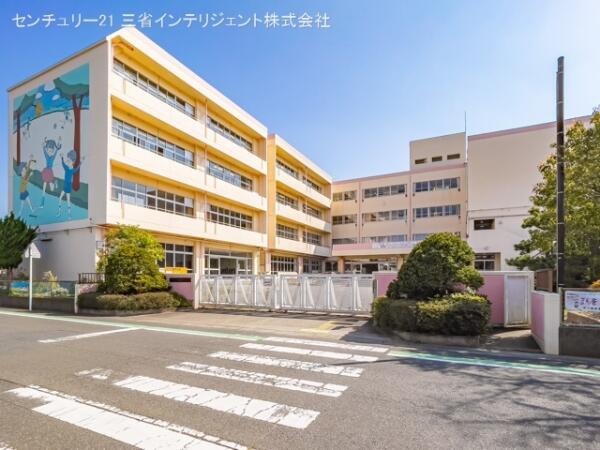 アットホーム 吉川市 高久１丁目 吉川駅 2階建 ４ｌｄｋ 吉川市の新築一戸建て 提供元 センチュリー21三省インテリジェント株式会社 一軒家 家の購入
