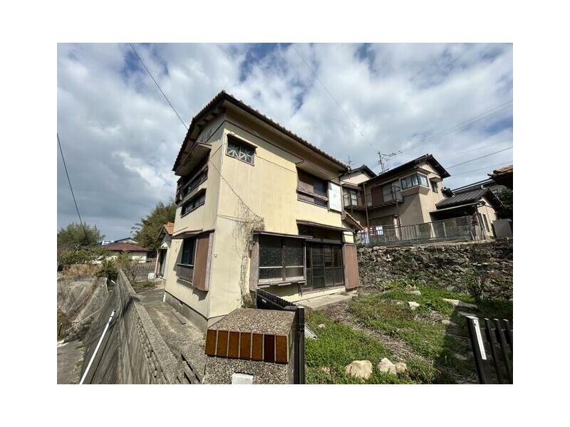 Shimonoseki City, Hikonoshima Enoura-cho 8-chome (Shimonoseki Station) 2-story building 6LDK