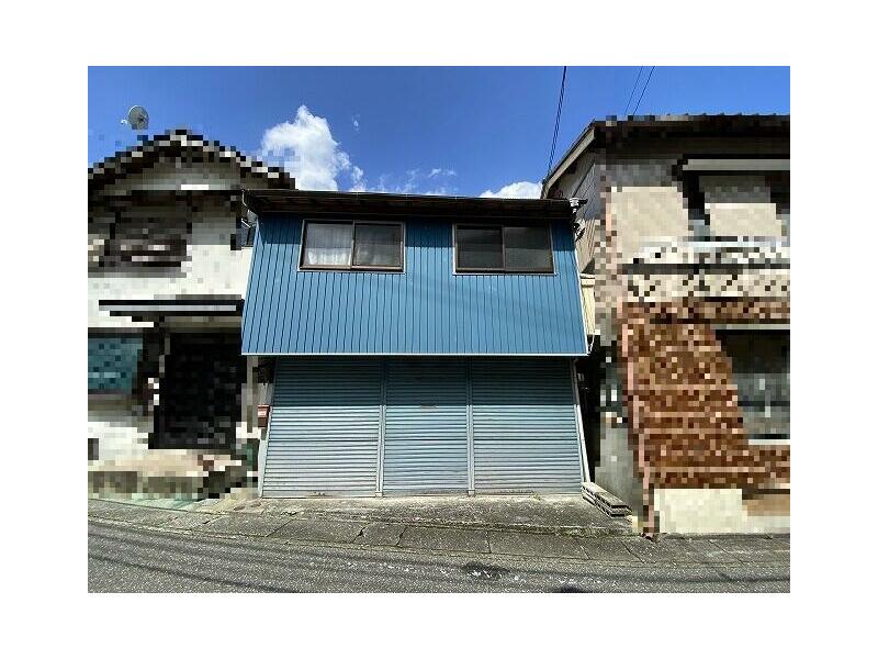 Nagaoka District Otoyo Town Higashidoi (Toyonaga Station) 2 stories above ground, 1 basement 9LDK