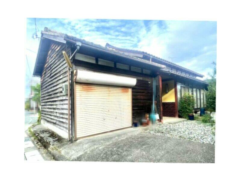 Shin-Asahi-cho Warazono, Takashima-shi, Takashima (Shin-Asahi station) Single-story house, 3K

3,000,000 yen