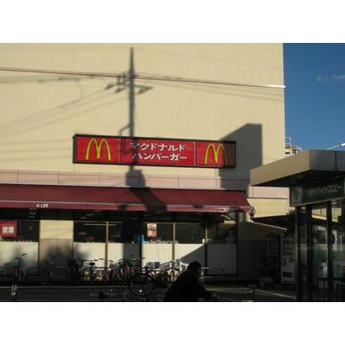 マクドナルド 距離:114m