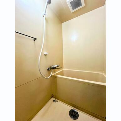 朝風呂、シャワー、夜のバスタイムと使い方は自在