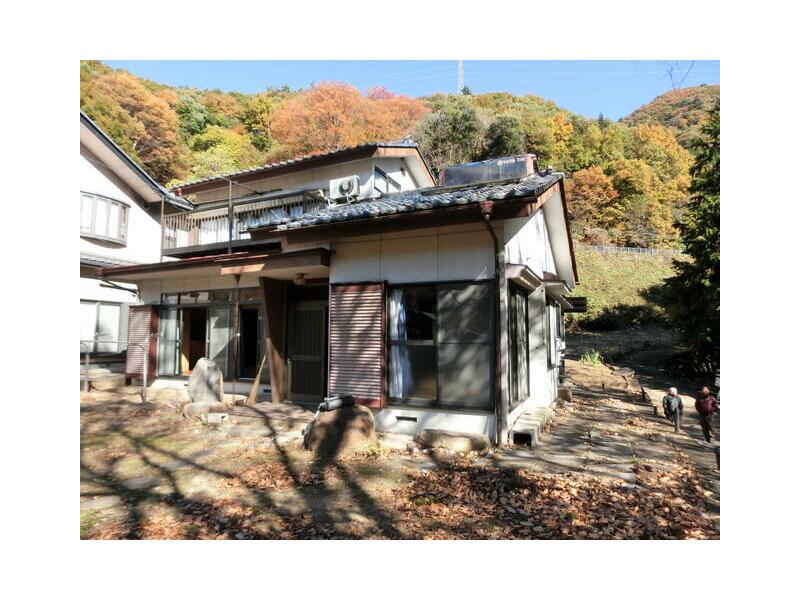 Koshu-shi, Yamato-cho Tsuruse （Kai Yamato station） 2F 5K

Koshu