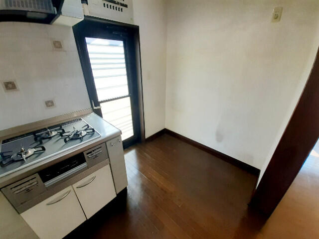 アットホーム 電動シャッターのガレージがある数奇家風２階建て ５ｌｄｋ 提供元 株 賃貸メイト エイブルネットワーク 四日市中央店 四日市市の賃貸 一戸建て