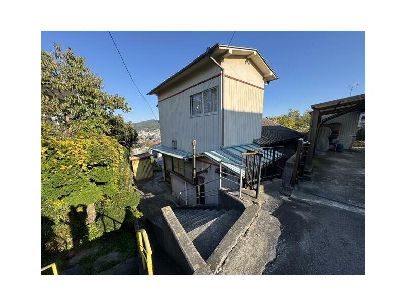 2-chome, Izumi-cho, Ishinomaki-shi (Ishinomaki Sta.) 2F 5DK

1,000,000 yen