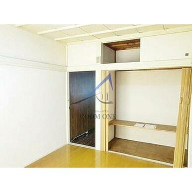 洋室のお部屋です。