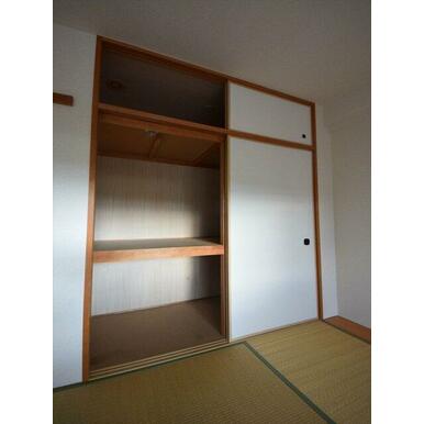 ソラーレＮ　押入れ