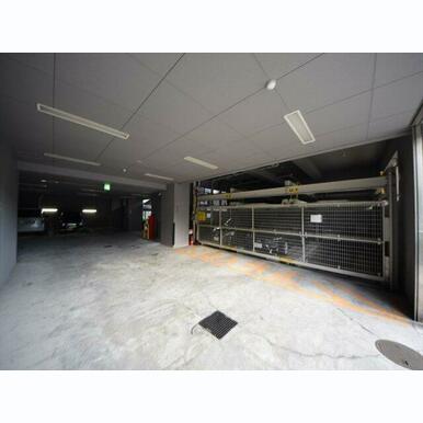 ソラーレN 駐車場