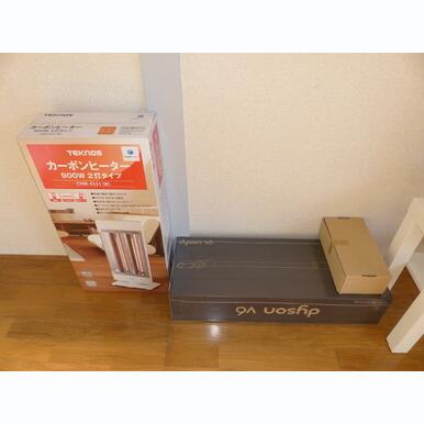 電気ヒーター・サイクロン掃除機付き