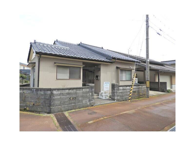 Toyama City, Kusajima (Hagiura Elementary School Mae Station) 2-story 6DK