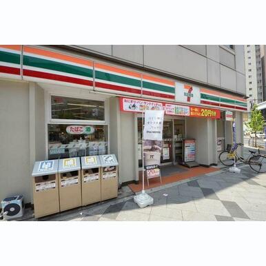 セブンイレブン八王子八日町店 距離:125m