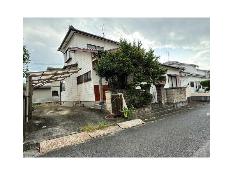 9-minute walk from JR Kagoshima Main Line "Nagasu" Station