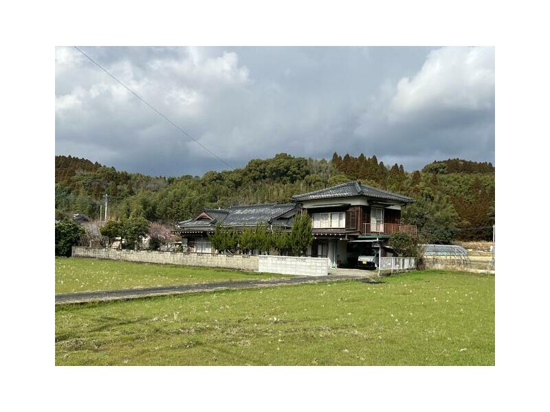 2-story building, 7DK in Kamihirayama, Arao City (Arao Station)