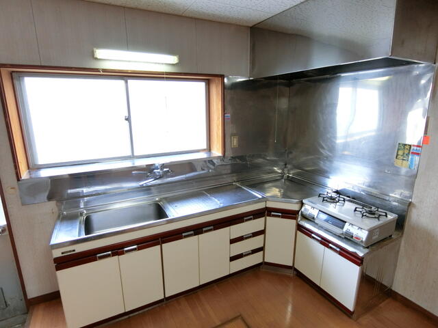 アットホーム】上越市 安江2丁目 (黒井駅 ) 2階建 6DK アットホーム】上越市 安江2丁目 (黒井駅 ) 2階建 6DK