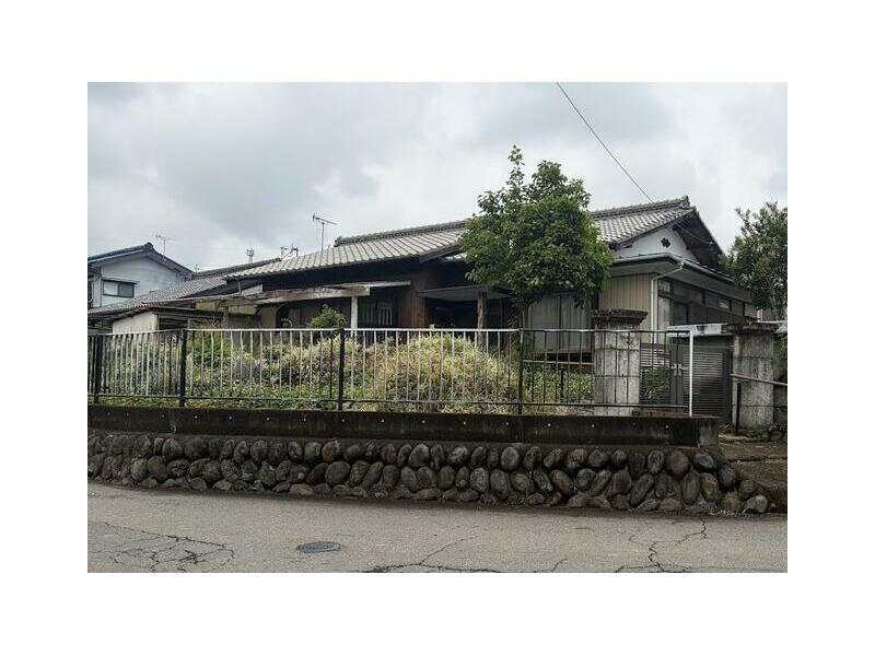 Takasaki City, Shimomusuta Town (Gunma Hachiman Station) Single-story building 4DK