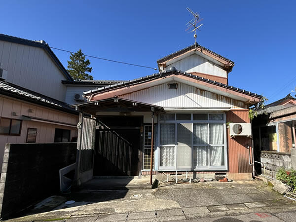 Cheap house for sale in Himi, Toyama