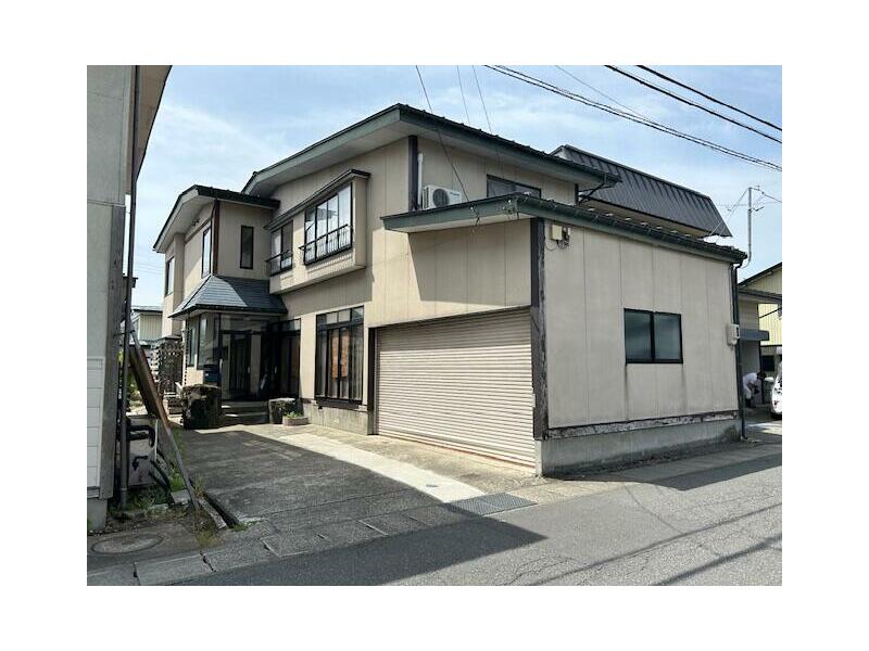 Yonezawa City, Narishima Town 3-chome (Nishi Yonezawa Station) 2-story 7DK