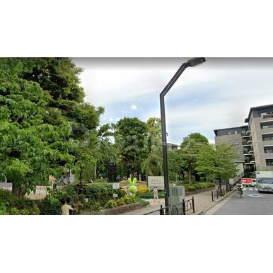 美術の森緑地 距離：1,910m