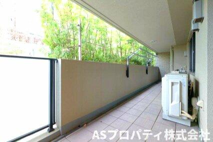 アットホーム】ゆったり広々すっきりとしたバルコニー グランド