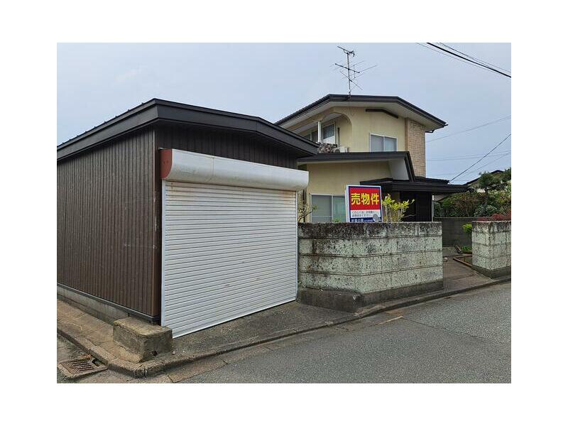 Akita City, Iijima Matsune Nishimachi (Kami Iijima Station) 2-story building 5LDK