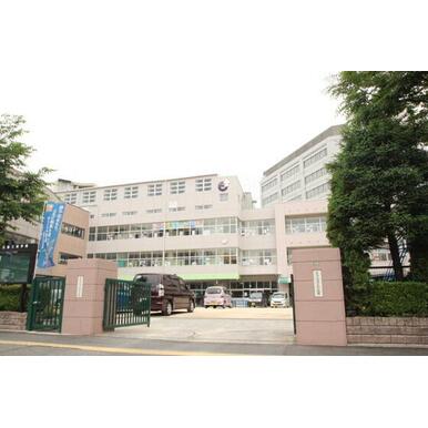 広島三育学院幼稚園 距離:358m