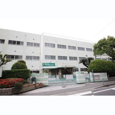 広島市立竹屋小学校 距離:434m