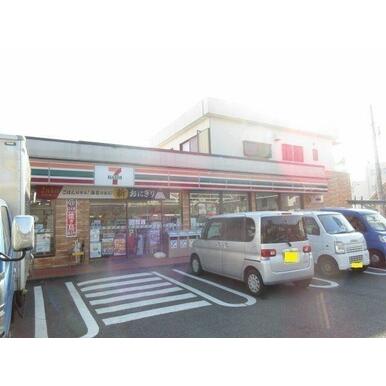 セブンイレブン 距離：750m