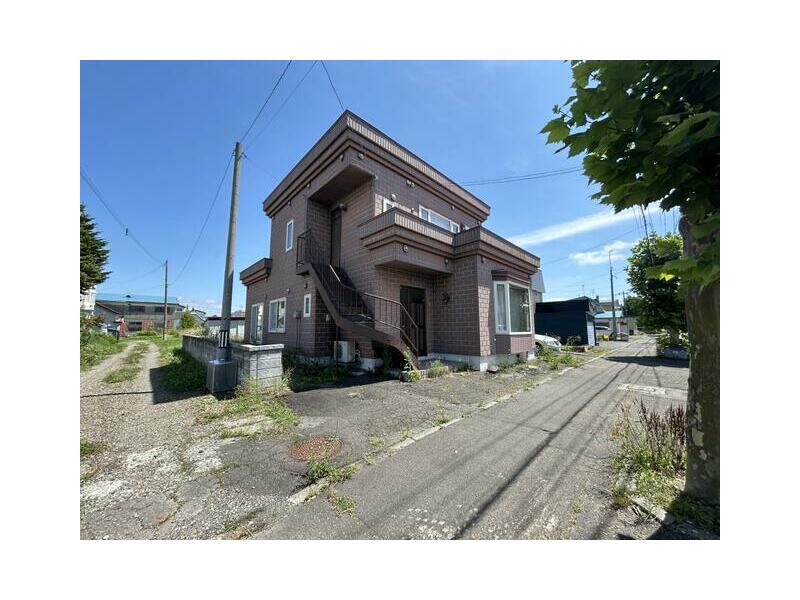 滝川市 花月町３丁目 （滝川駅 ） 2階建 3LDK
								
																													300万円