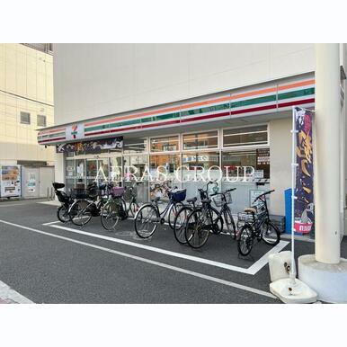 セブン-イレブン 荒川3丁目店 距離:170m